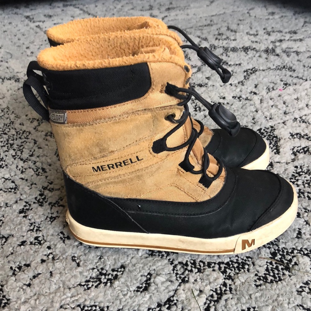 Size 13 Merrell Snow Bank Boots